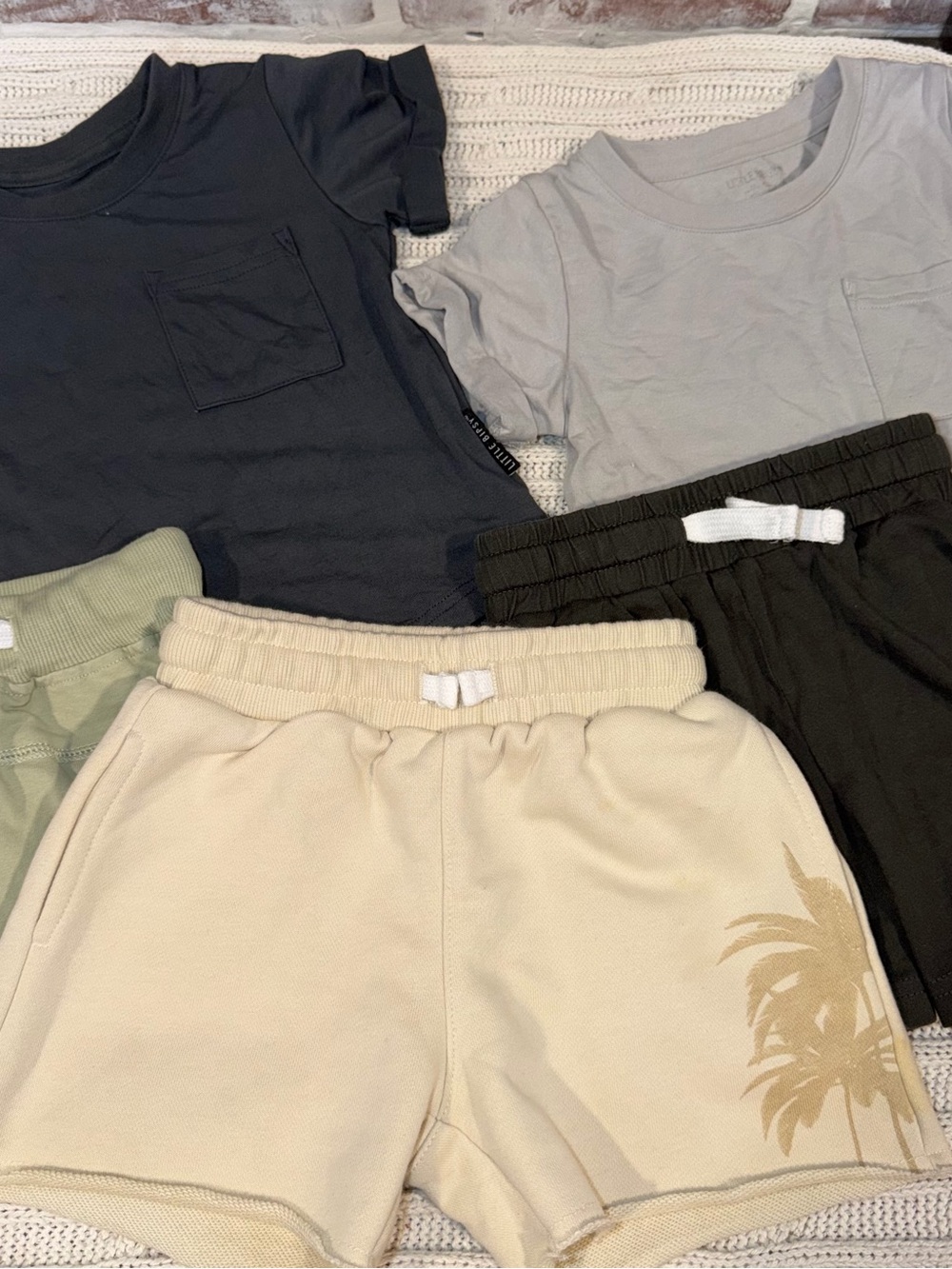 Little Bipsy Kids Neutral shorts and tshirt bundle 12/18m